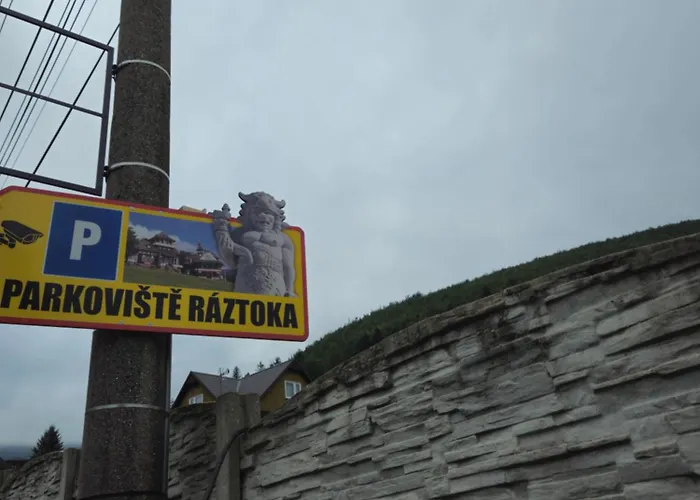 U Lanovky Pustevny *